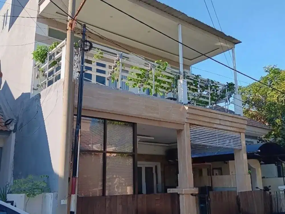 RUMAH DI PANTAI MENTARI CLUSTER CARRIBEAN REGENCY, 2,5 LANTAI TERAWAT SIAP HUNI .