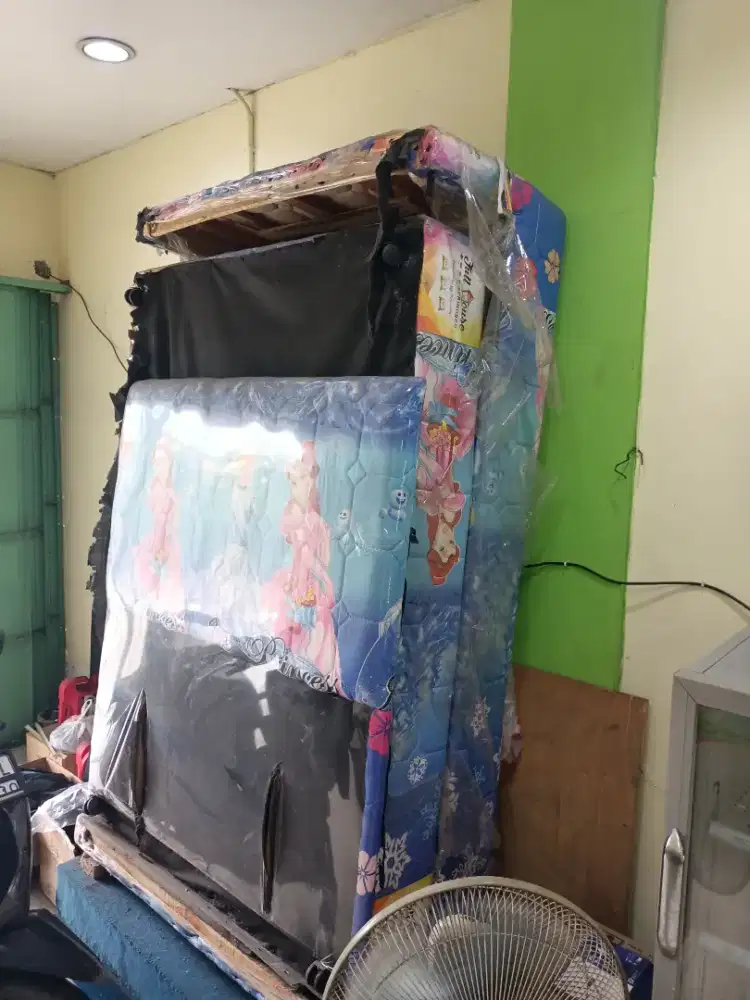 Spring bed/bed dorong