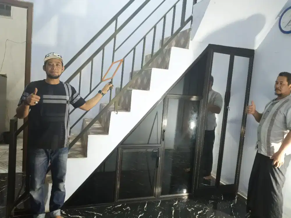 Menerima pesanan pembuatan lemari bawah tanga aluminium kaca