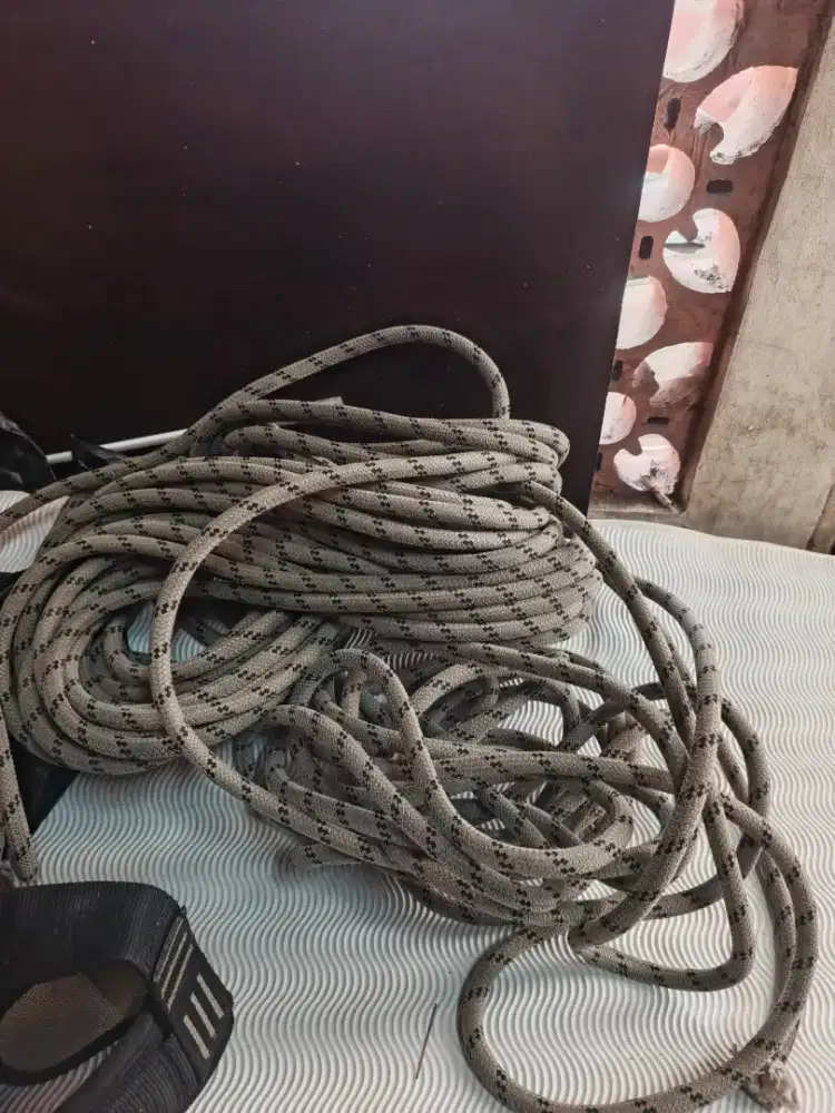 Body hermes dan tali paracord