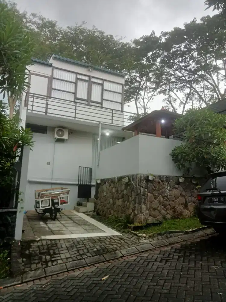 Dijual rumah villa Taman Dayu