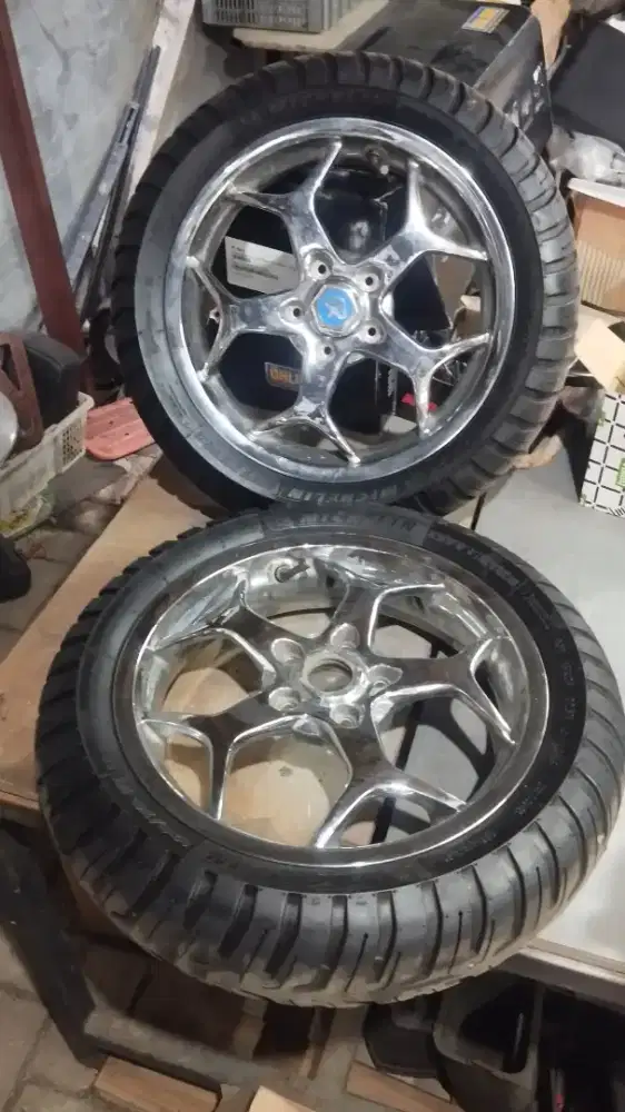 Vespa GTs Velg MP3 Chrome