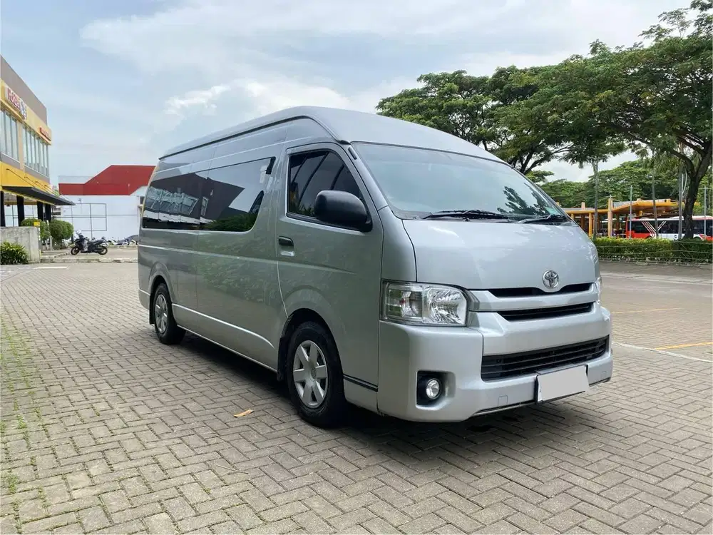 TOYOTA HIACE COMMUTER MT 2019 SILVER KM 50RB LUXURY INTERIOR BY BAZE