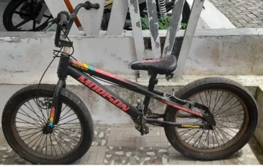 Dijual sepeda merk morison