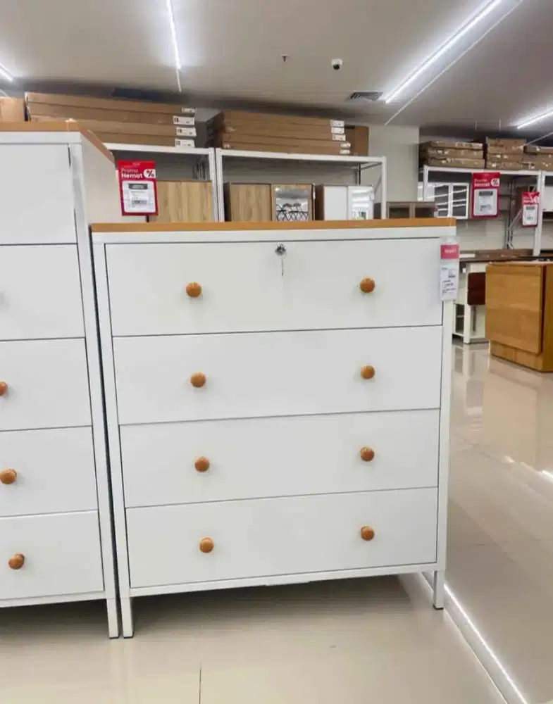 Laci pakaian 4 drawer