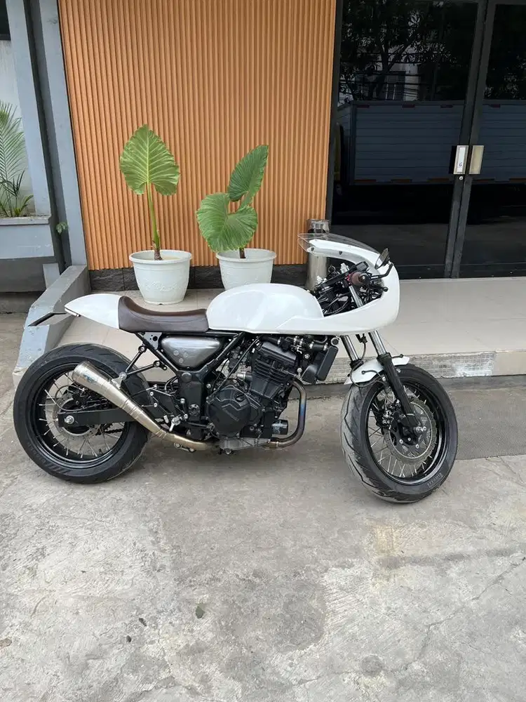 Motor custom ninja 250 fi 2013 triumph thruxton