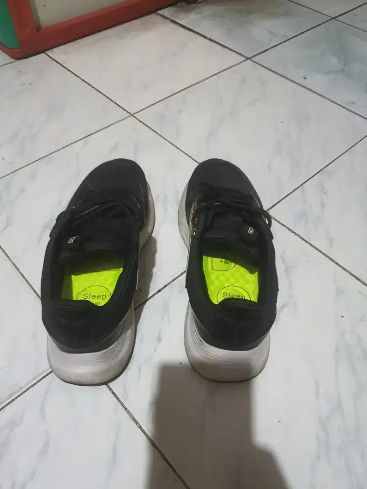 Sepatu adidas cloudfoam