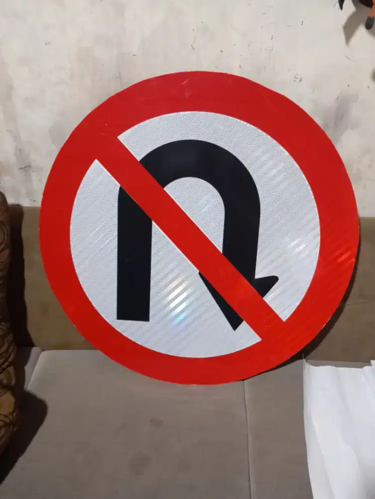 BERMACAM RAMBU LALU LINTAS