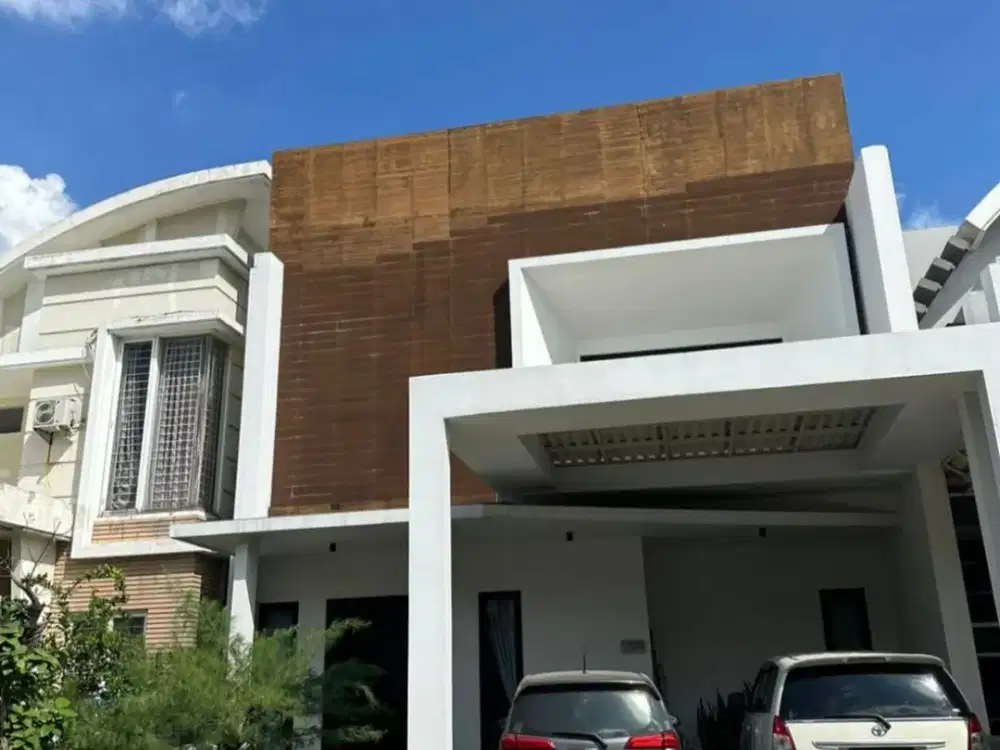 RUMAH ROYAL RESIDENCE CLUSTER BUCKINGHAM , 2 LT TERAWAT DAN MINIMALIS