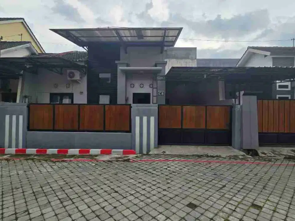 Dijual Rumah Bagus Modern Minimalis di Perumahan Colomadu Solo, Bangunan Bersih Terawat. Siap Huni.