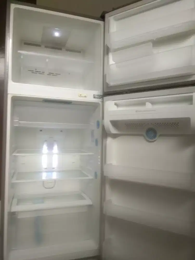 Kulkas 2pintu LG Jumbo Original.