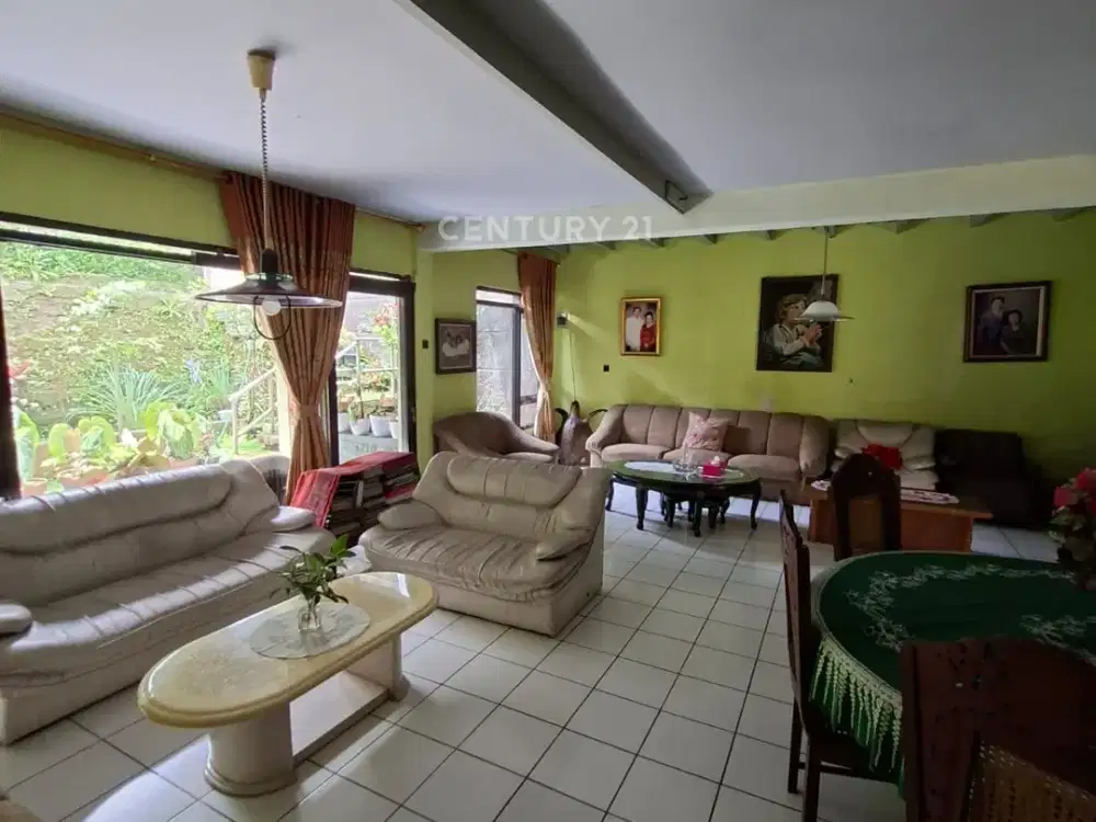 Rumah Di Pinggir Jalan Dago Atas Asri Adem Bisa Juga Untuk Cafe