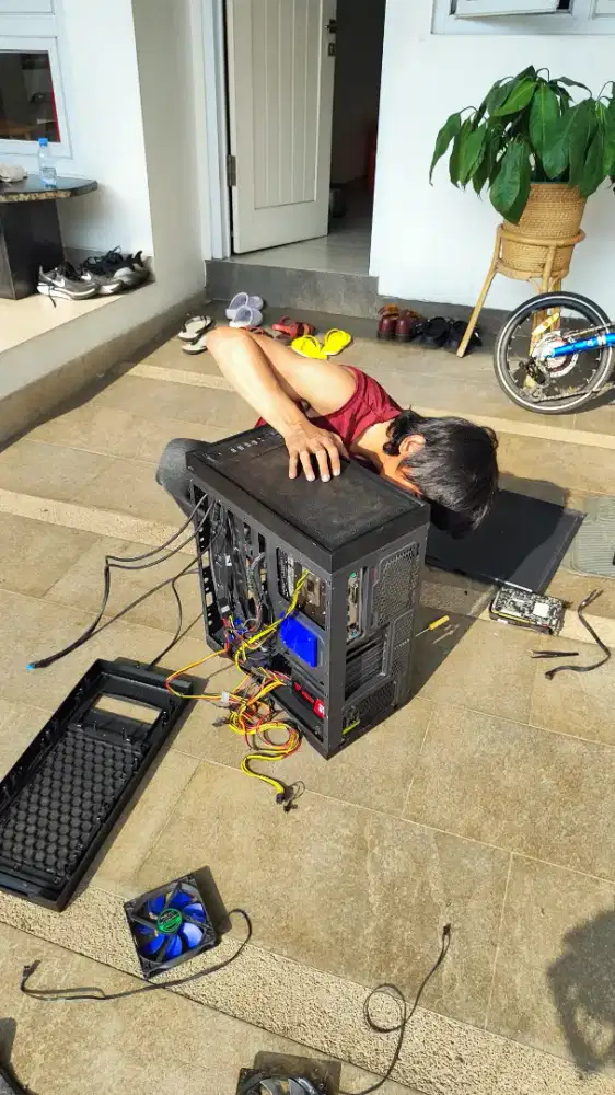 Jasa maintenance komputer dan pc install window 11