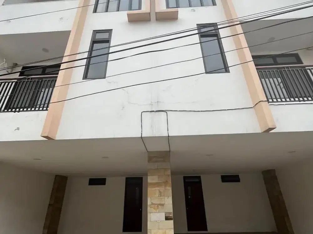 RUMAH MURAH 3 LANTAI DALAM CLUSTER DI TEBET JAKARTA SELATAN