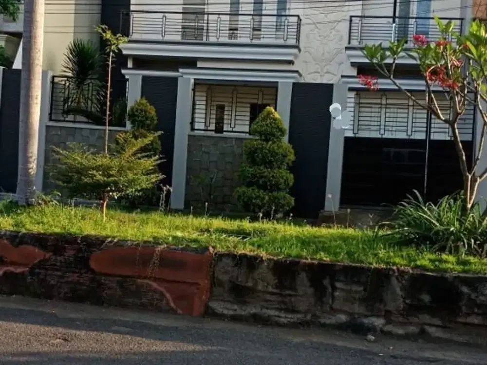 RUMAH 2 LANTAI DHARMAHUSADA MAS, ROW JALAN KEMBAR