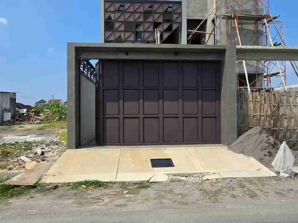 Dijual Rumah Baru Minimalis Smarthome Konsep Industrial Modern dengan Udara Segar, Lingkungan Asri Solo Baru.