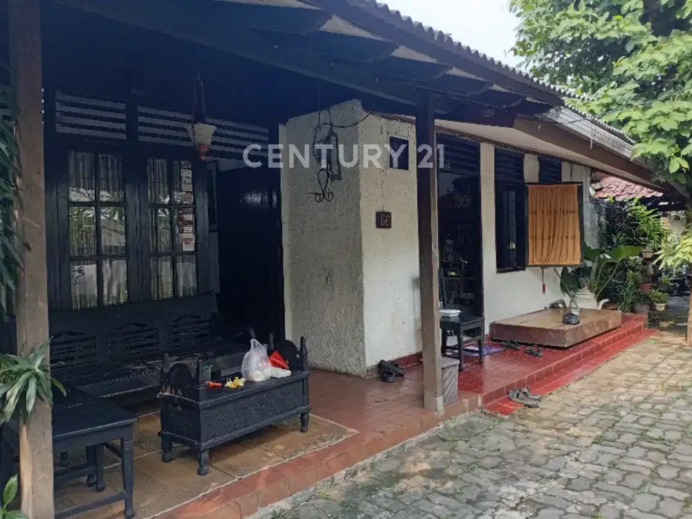 Rumah Hook Di Lokasi Strategis Kebayoran Lama