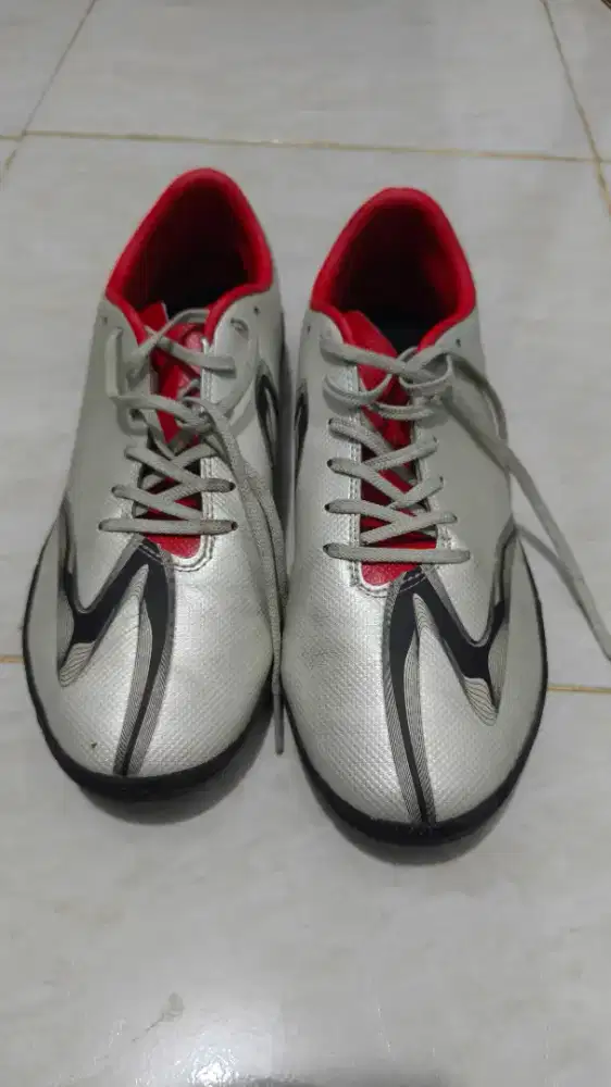 Sepatu Futsal Specs