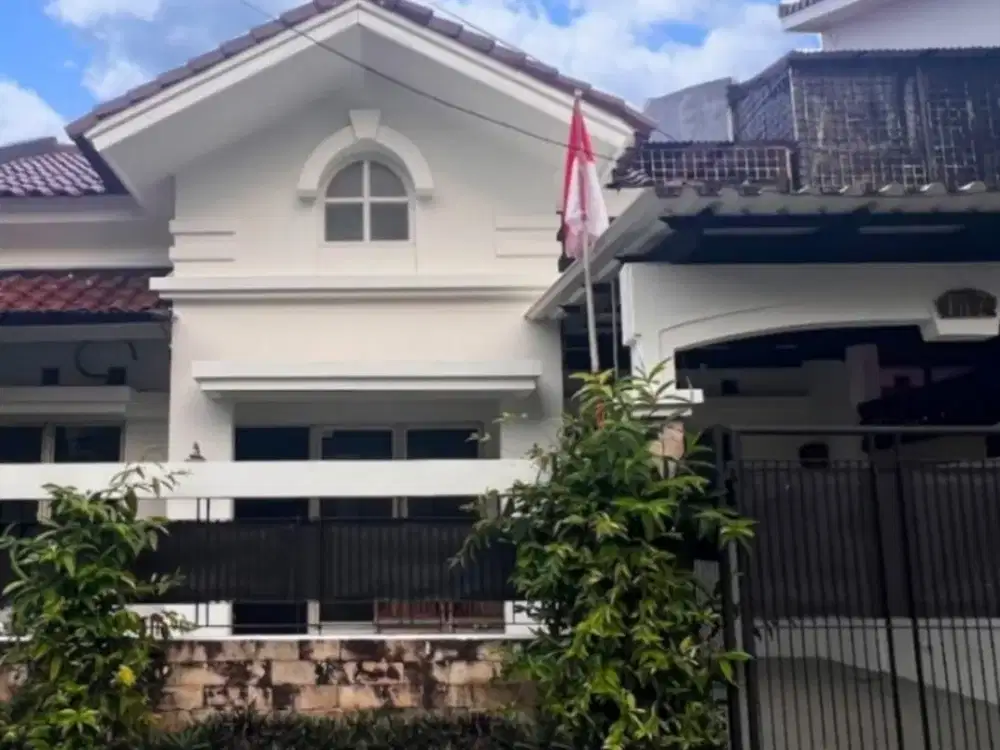 DIJUAL RUMAH 1 1/2 LANTAI APIK CANTIK TERAWAT SIAP HUNI DI NUSA LOKA BSD