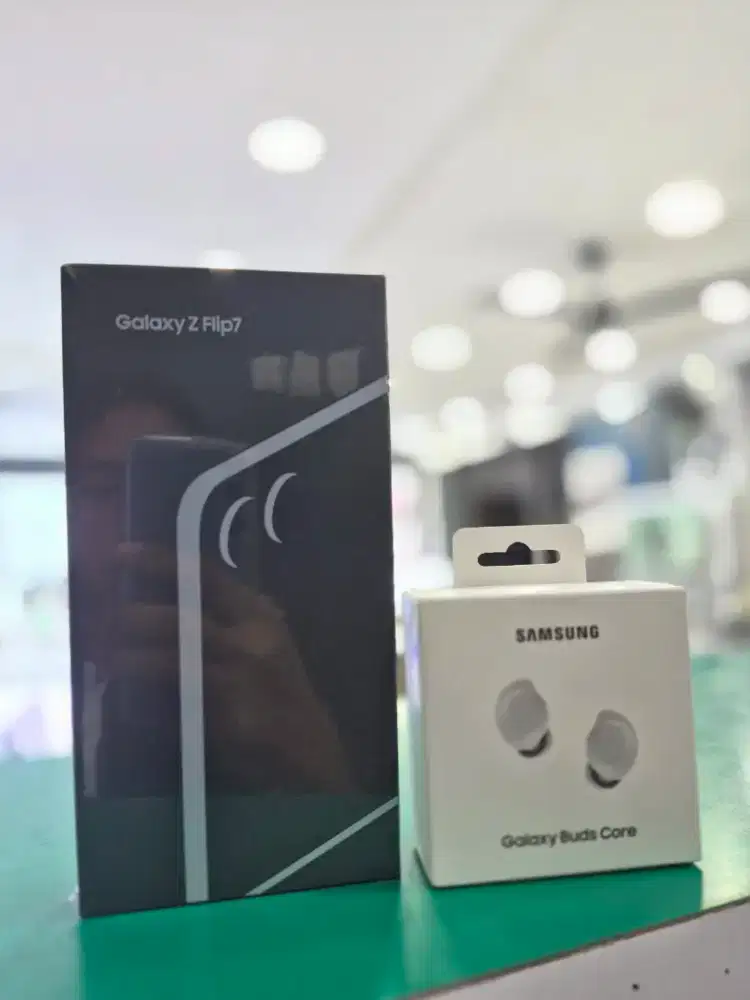 Samsung Z Flip 7 GRATIS AKSESORIS KREDIT BISA FIF