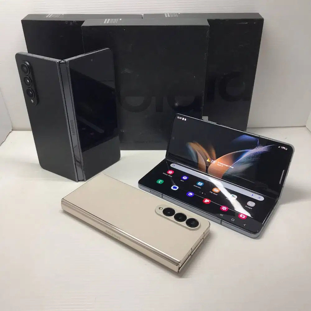 FULLSET LIKE NEW  SAMSUNG GALAXY Z FOLD 4 5G 12/512 SEIN EX SEIN RESMI