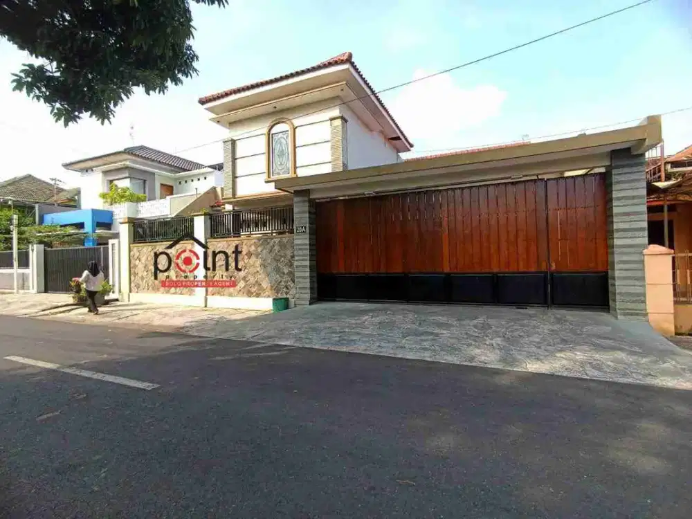 rumah mewah full furnished dekat gedung graha Saba Banyuanyar solo