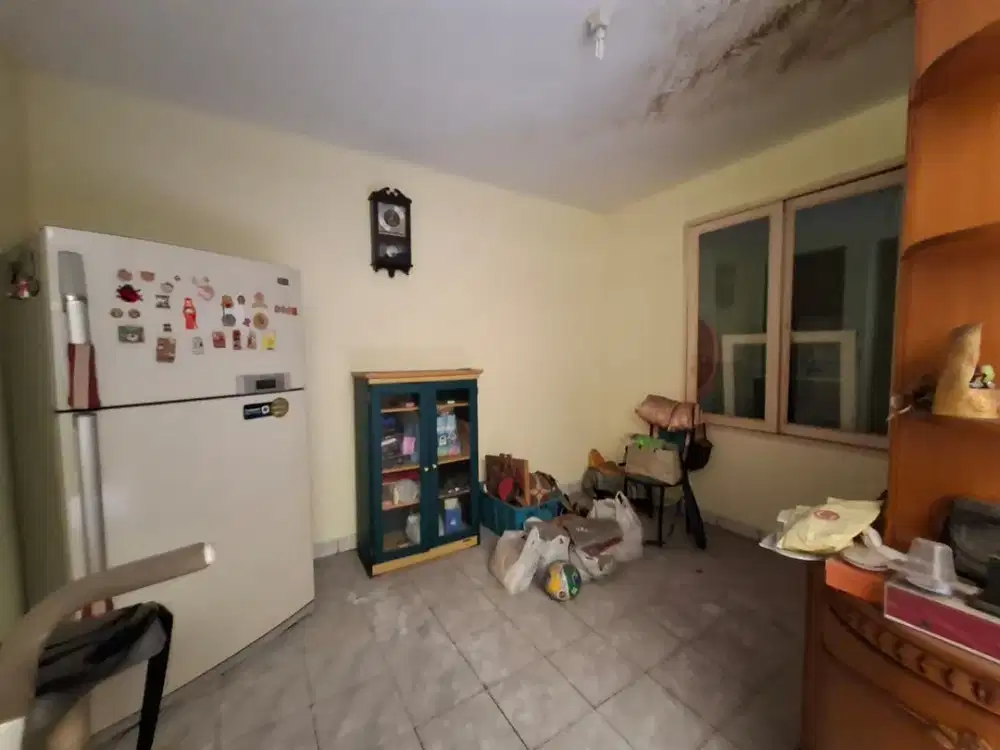 Dijual rumah 2 lantai di Daan Mogot baru