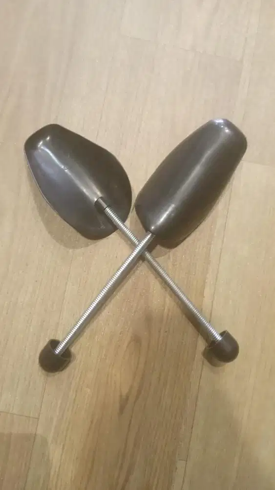 Saddle Shoes | Penyangga Sepatu (600 Pasang)