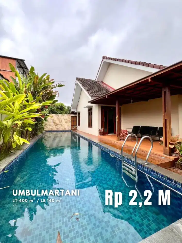 Dijual Villa dengan Kolam Renang dekat Jalan Besi Jangkang