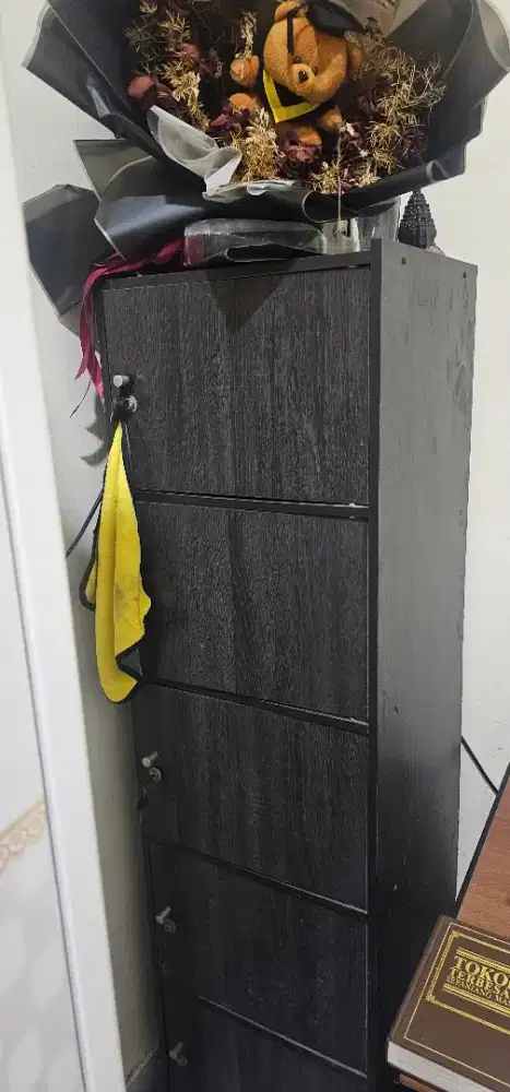 Lemari sudut 5 tingkat