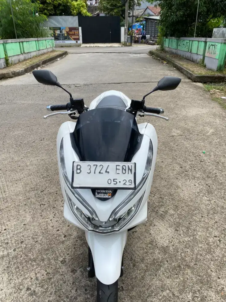 Nia:PCX 150 CBS PLAT B DEPOK PAJAK HIDUP DP 1.450