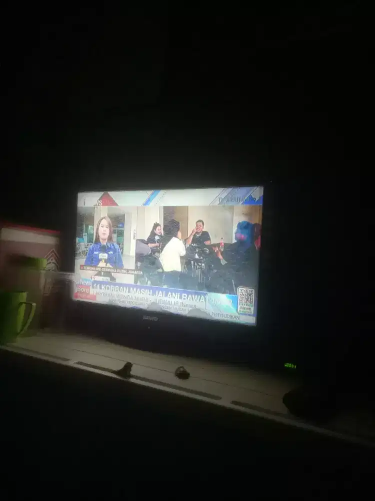 Jual cepat TV LCD sanyo 24