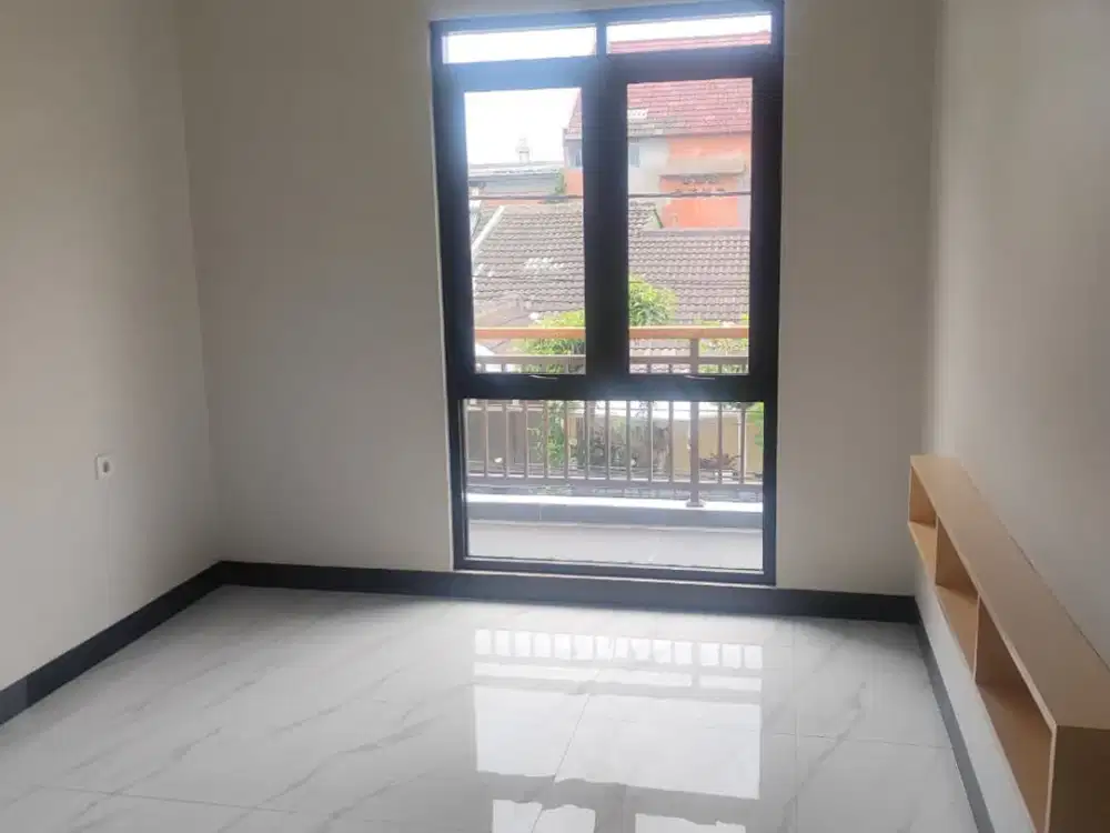 Dijual Rumah Siap Huni Nyaman Terawat Lokasi Strategis di Taman Kopo Indah 1 Bandung