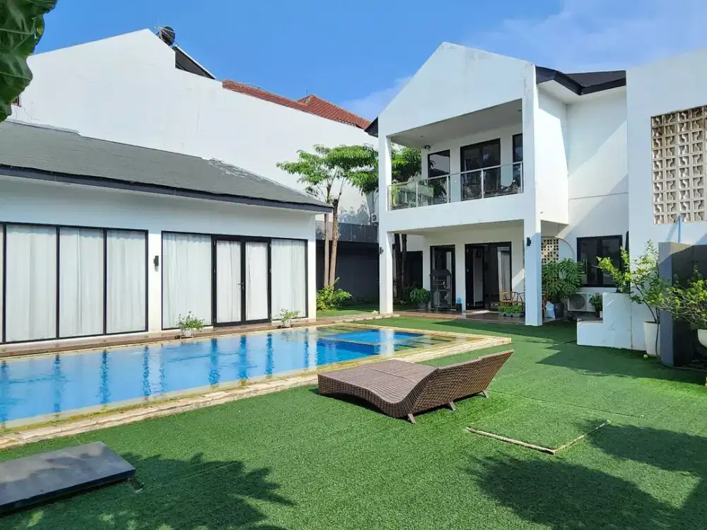 Rumah mewah cinere villa delima lebak bulus siap pakai ada kolam renang