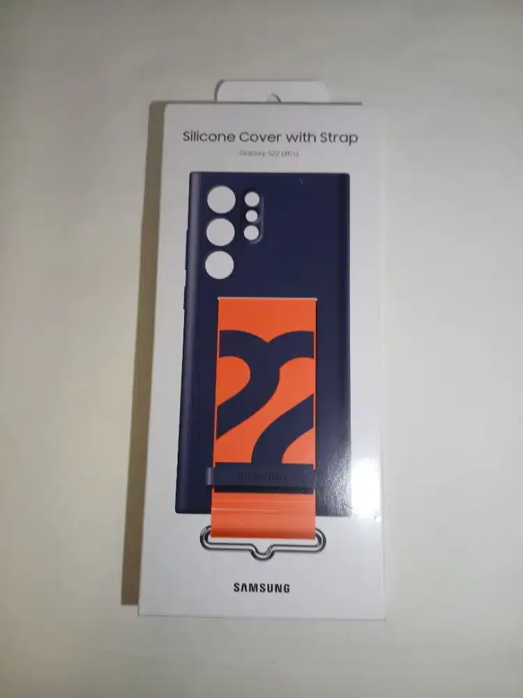 Samsung Silicone Cover with Strap — for Galaxy S22 Ultra