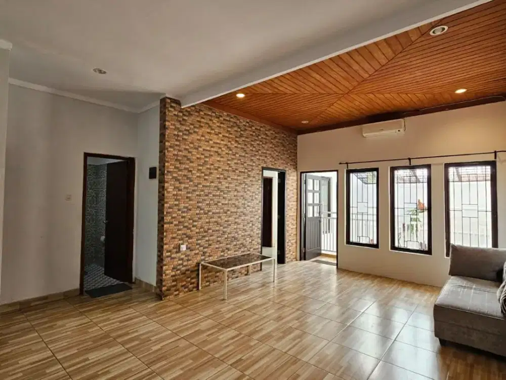 Rumah Moderen di Emerald Bintaro Jaya - PR 11737