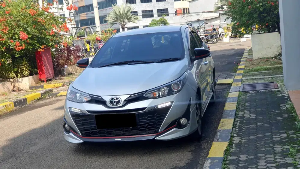 Toyota yaris s trd sportivo matic 2019 silver