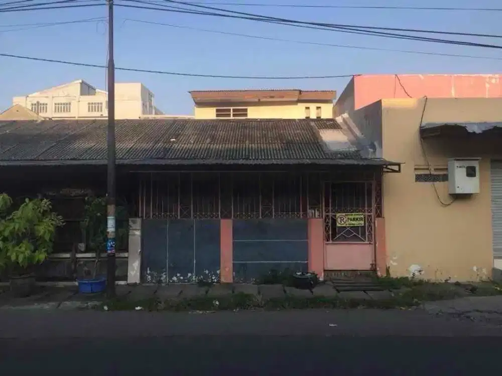 Dijual rmh raya lebak surabaya busa buat toko lokasi padat penduduk