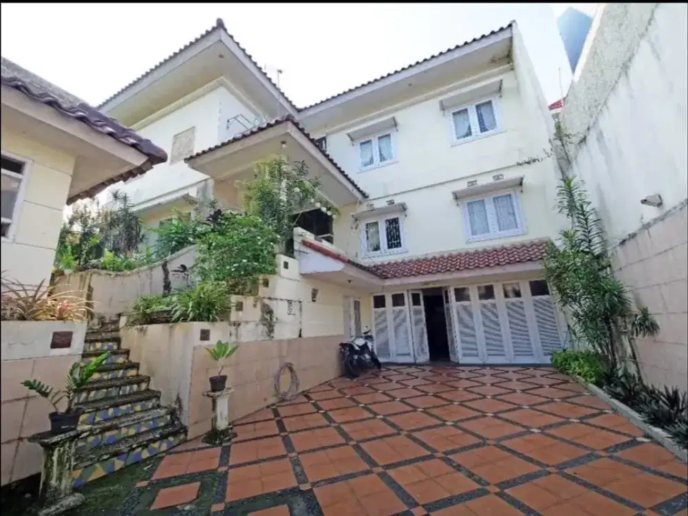 Jual Rumah Mewah Full Furnished Danau Bogor Raya