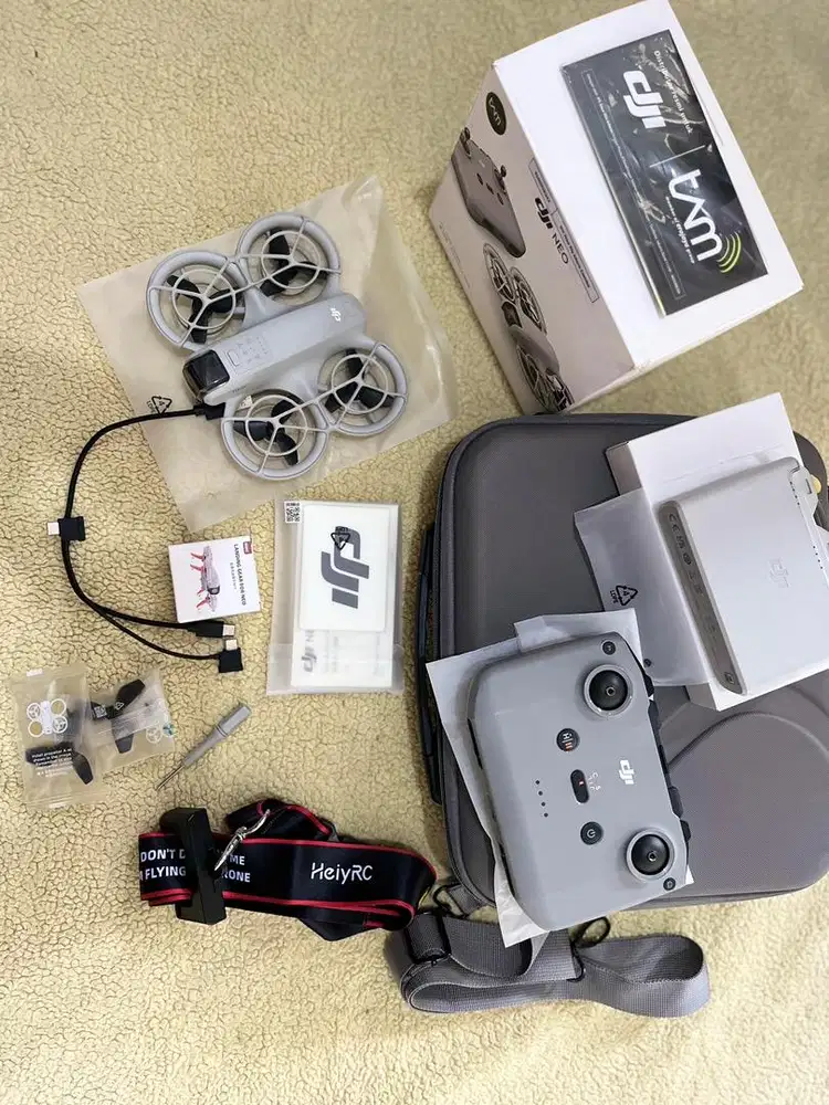 DJI Neo fly more combo + ACC