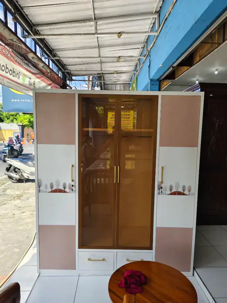 KREDIT LEMARI BESI BALI