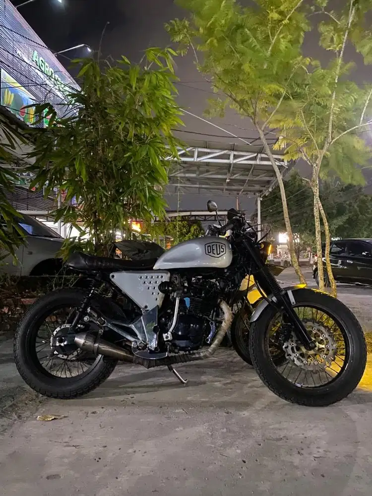 CAFE RACER BASIC TIGER 2007