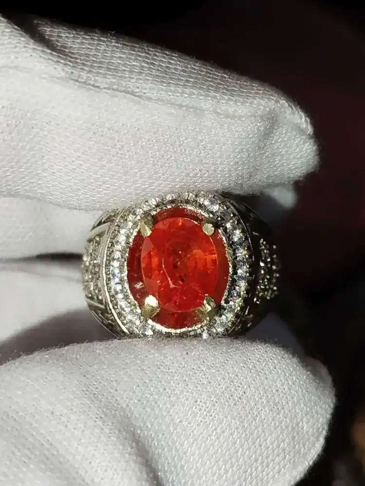 NATURAL ORANGE SAPPHIRE TANZANIA 3.00CT PLUS MEMO