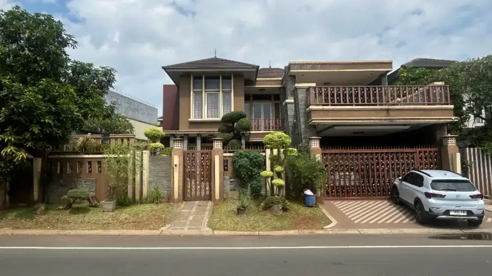 Di jual rumah di jl boulovard kota wisata semi furnis hrg 15,5 m nego