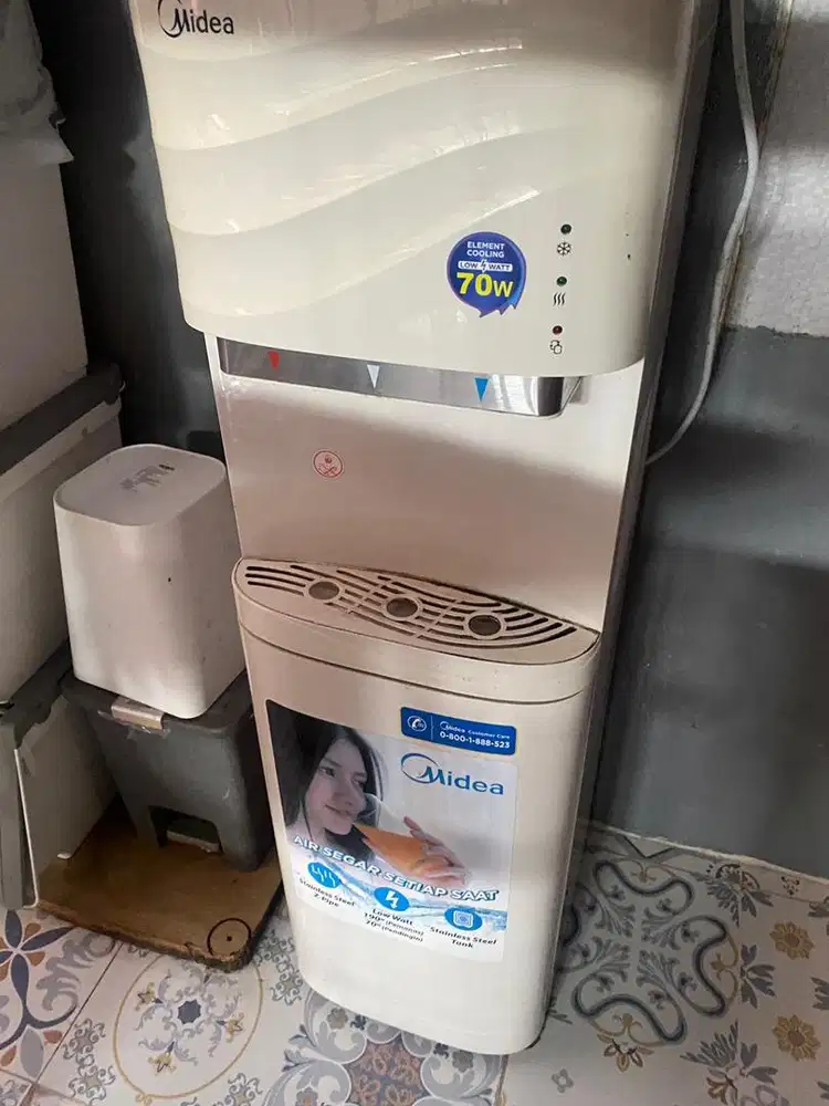 Dispenser galon bawah