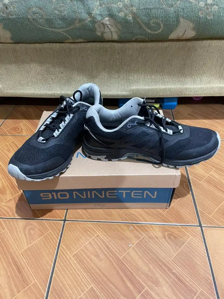 Sepatu yuza 910 trail run