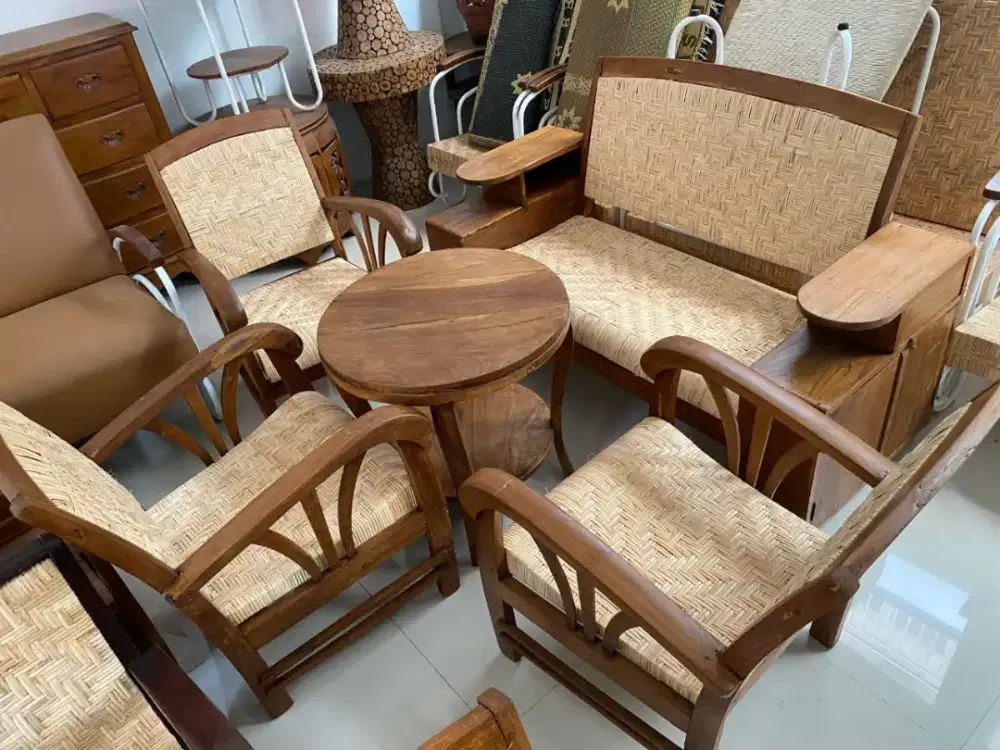 Kursi sedan Jogjanan antk