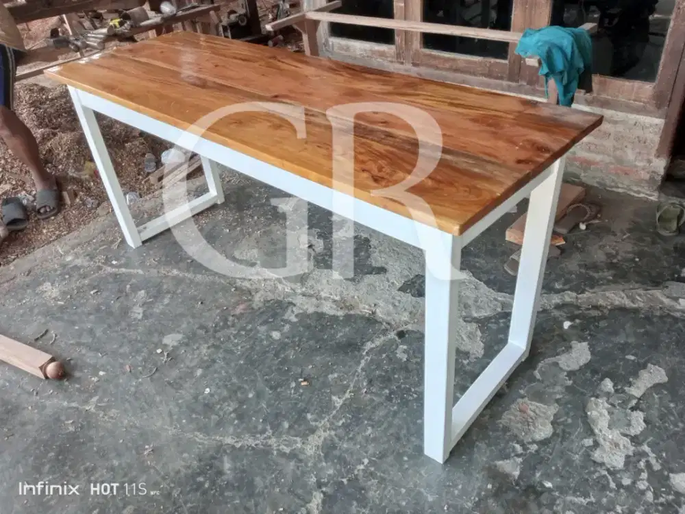 Meja komputer full kayu