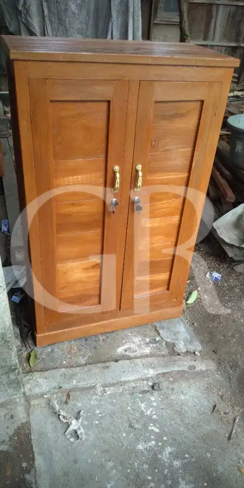 Lemari kos pintu dua