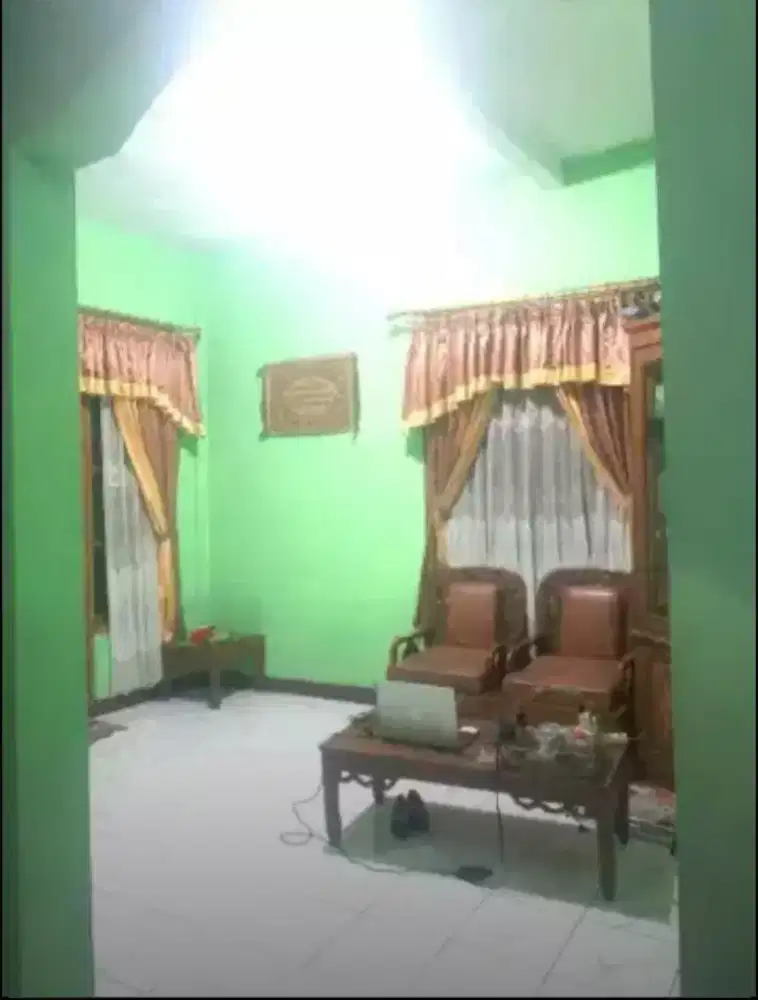 Jual Rumh  2lantai seken